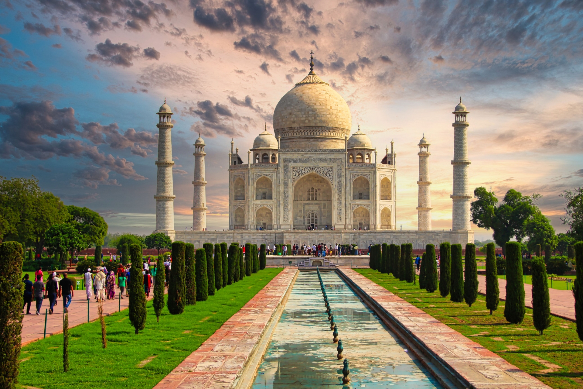 タージマハル、世界遺産登録制度と価値評価の基準を示す象徴的な建造物