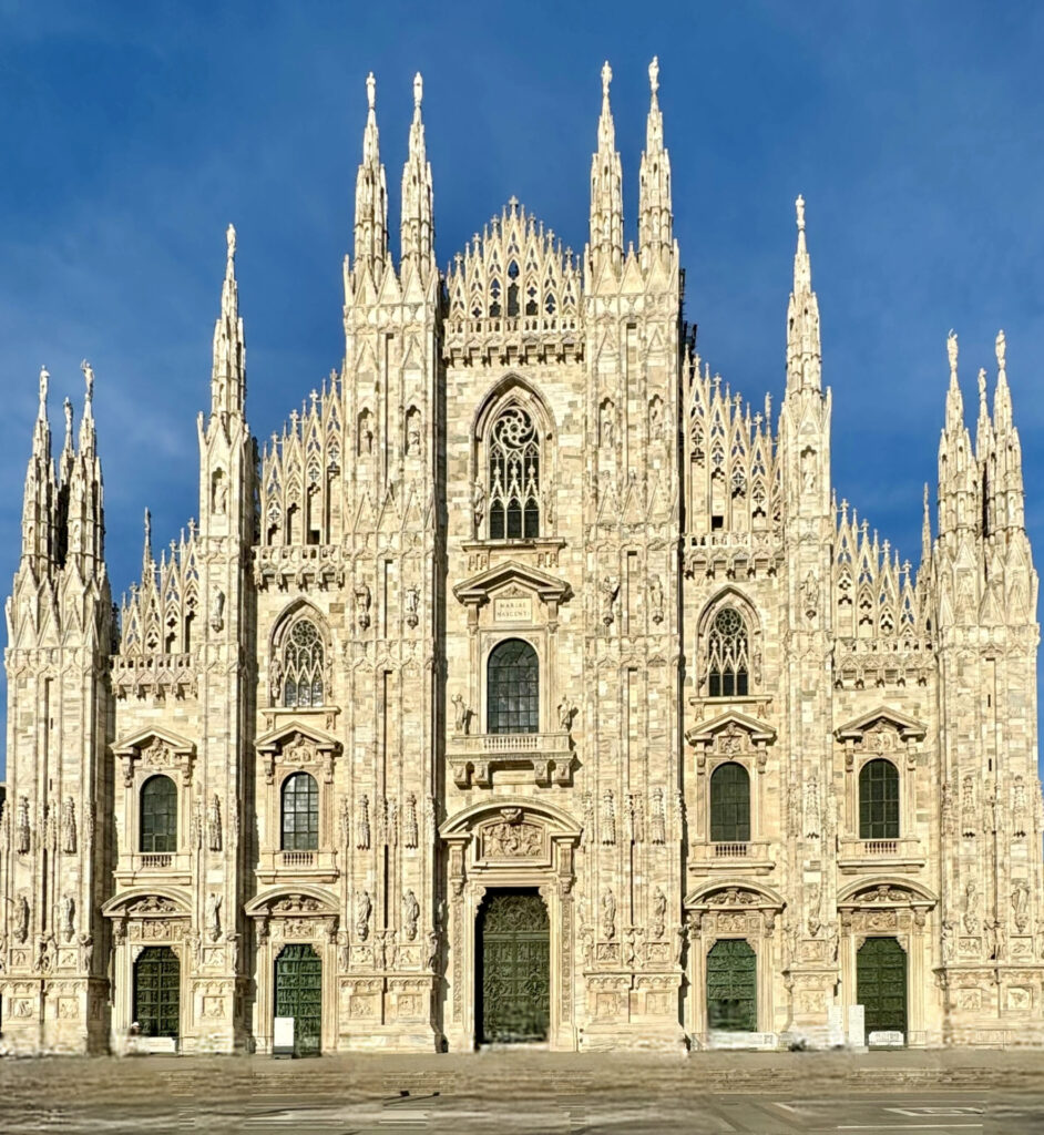 ミラノのドゥオーモ、世界遺産登録基準の違いを示す象徴的建築