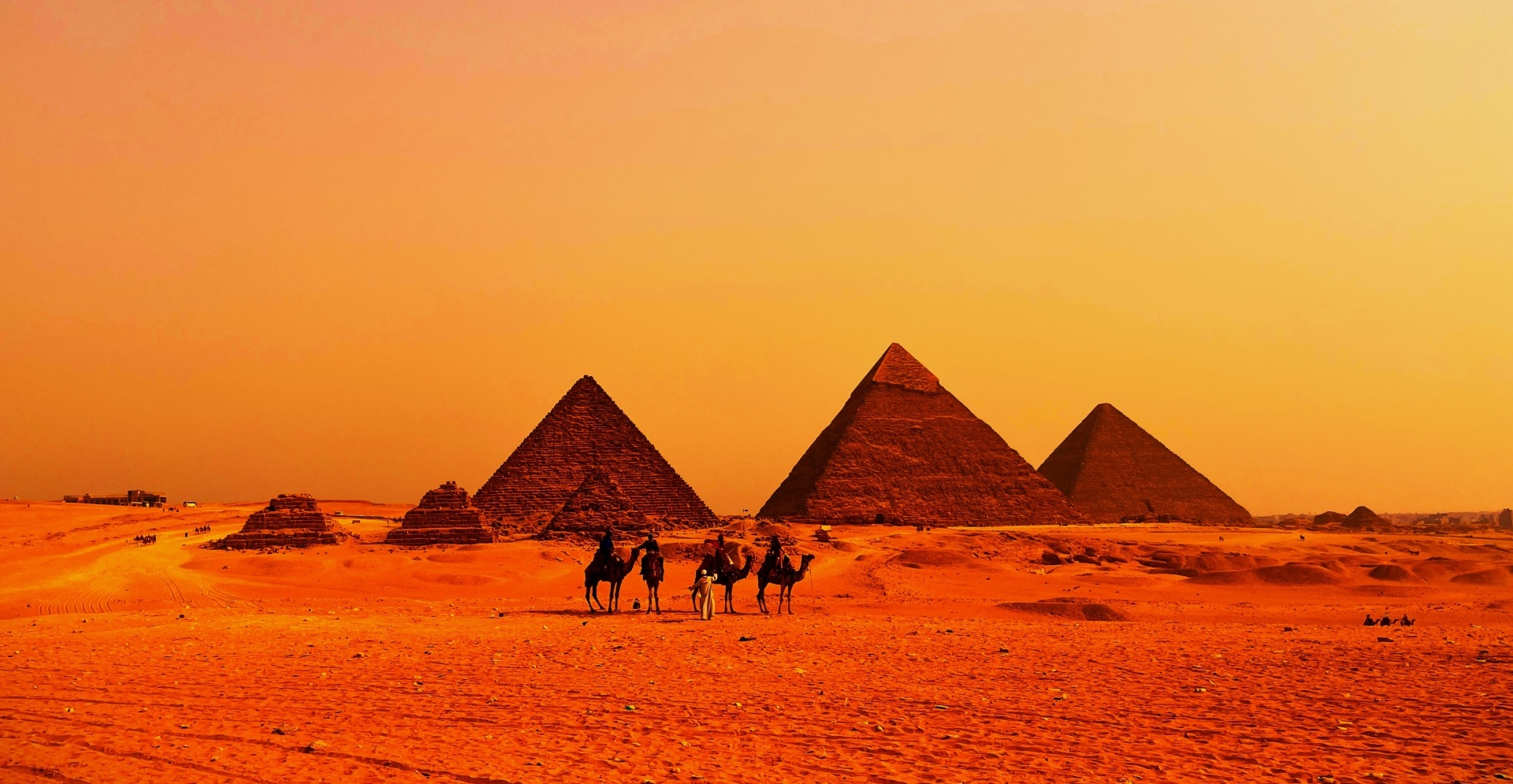 世界の代表的な世界遺産を一覧で示す文化遺産と自然遺産のイメージ