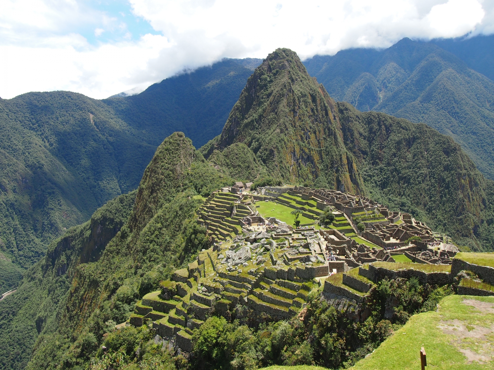 世界遺産のスケールと人の感動を表す風景イメージ