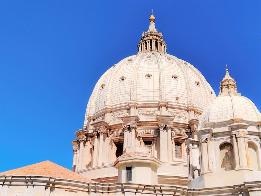 サンピエトロ寺院の建築様式
