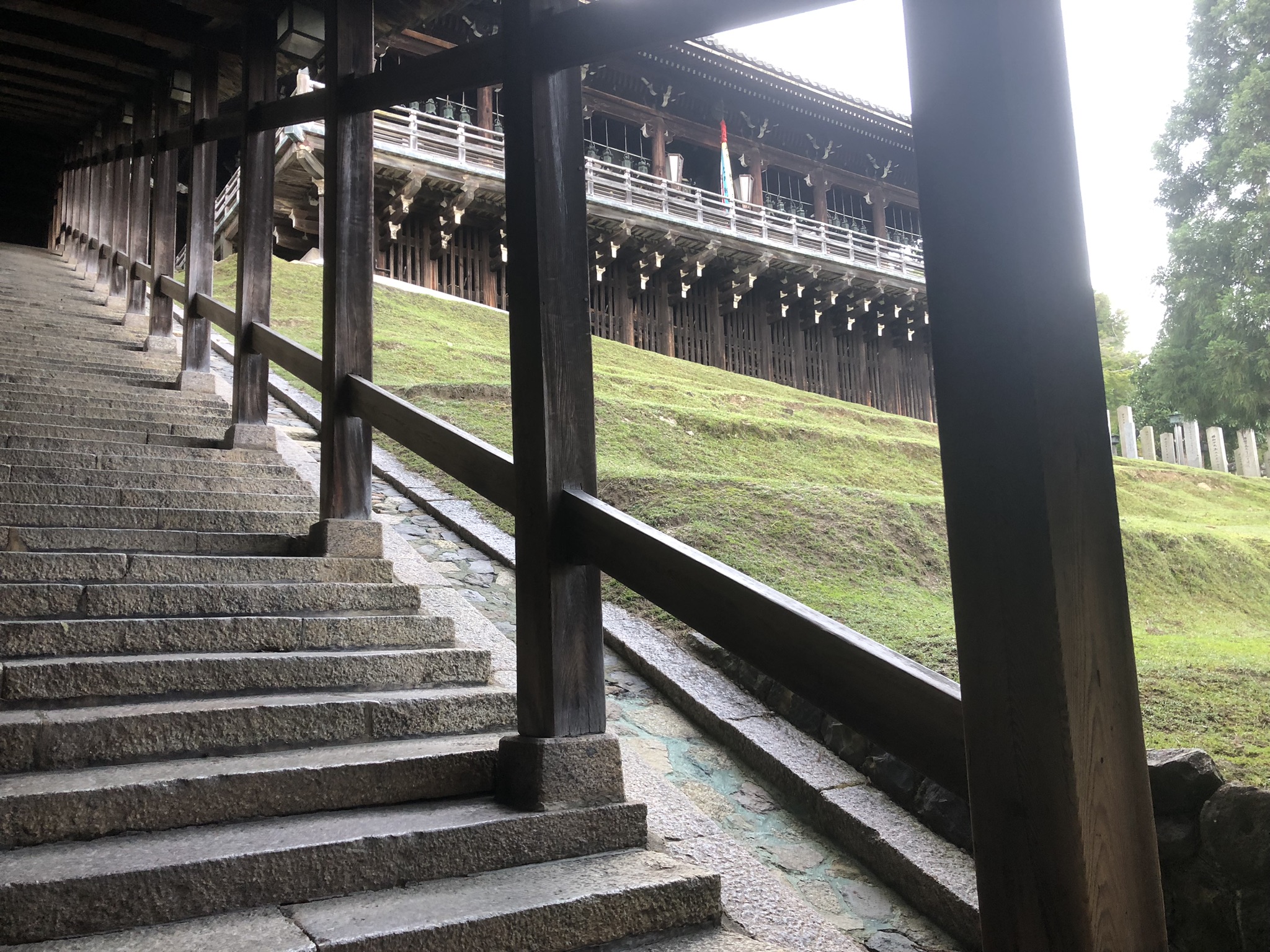 奈良・二月堂と世界遺産の町に暮らす日常風景