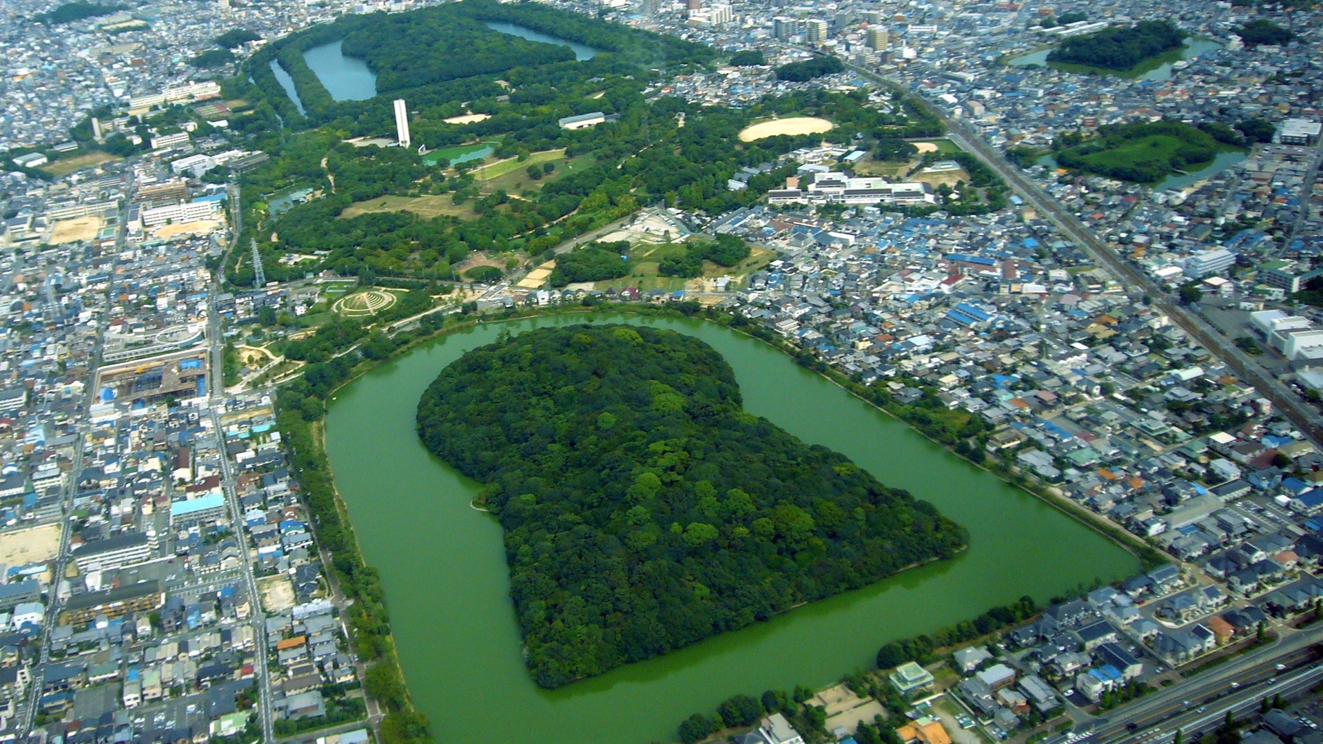 百舌鳥・古市古墳群の巨大古墳｜古代日本の王たちの墓