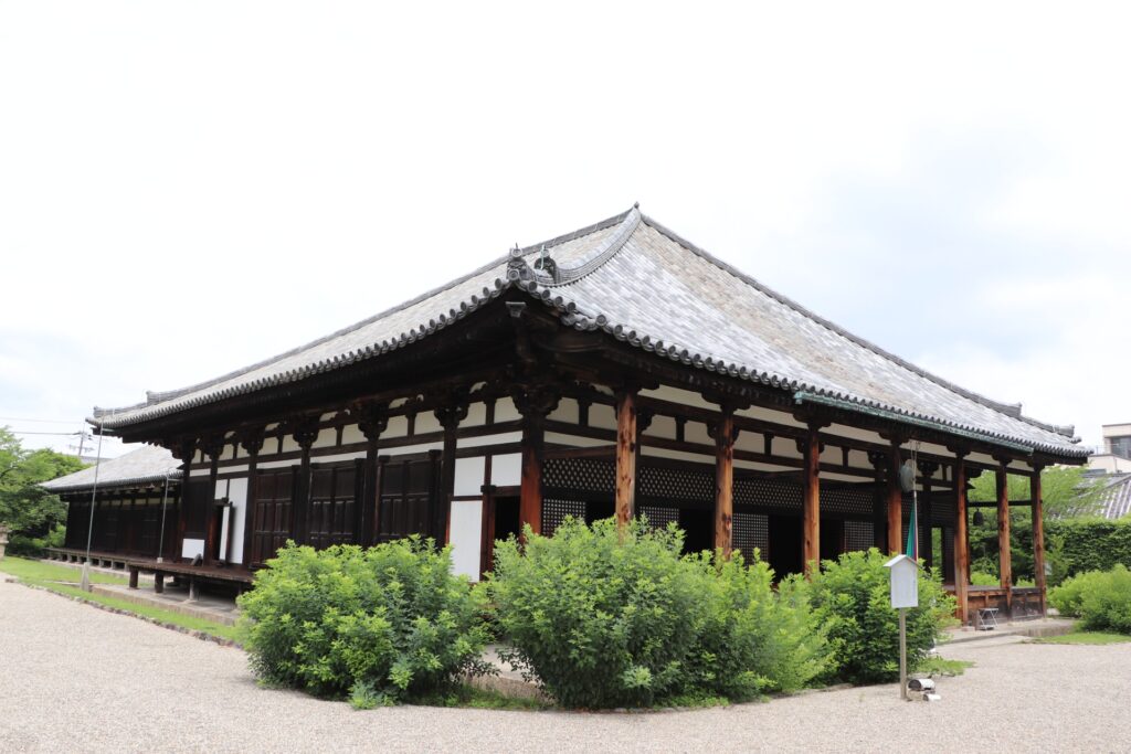 日本最古の伽藍、元興寺。